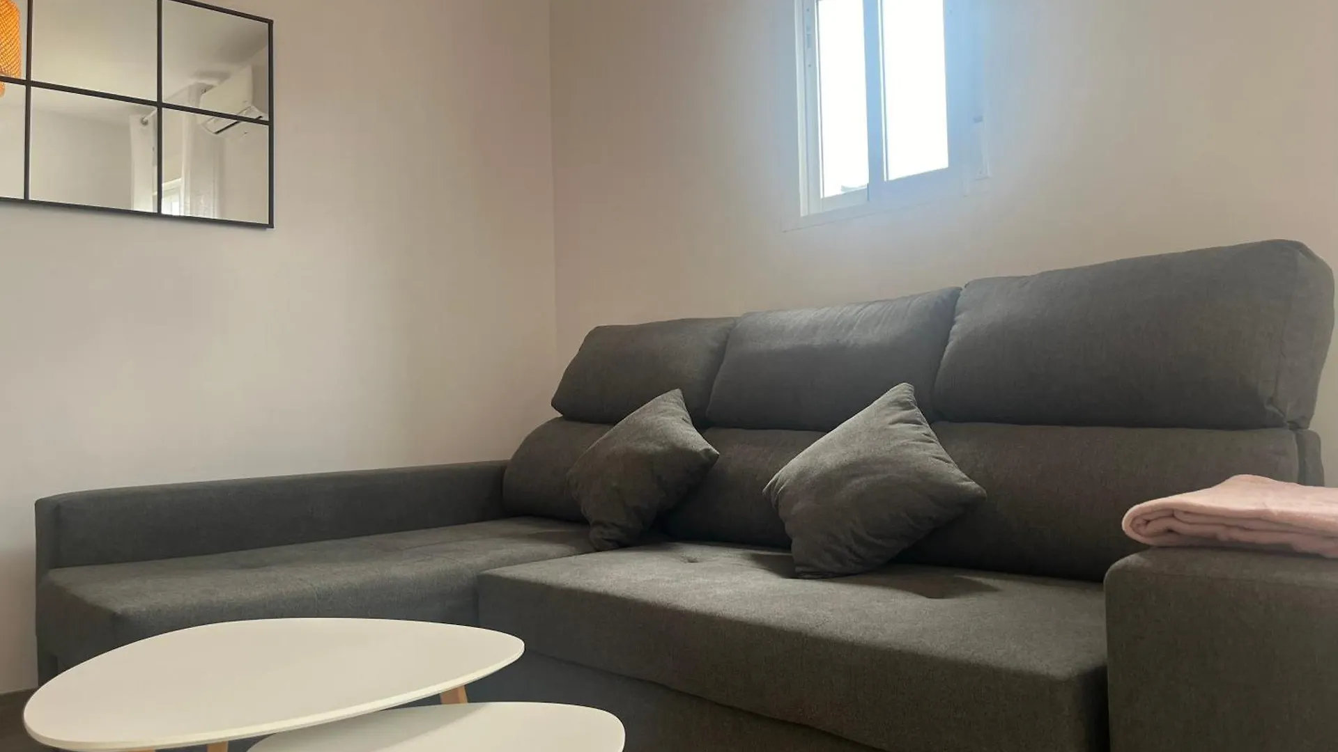 Rentalsevilla Cardenal Rodrigo De Castro Apartment Seville